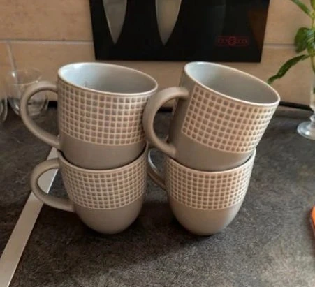 Lot de 4 tasses Barbier en grès véritable